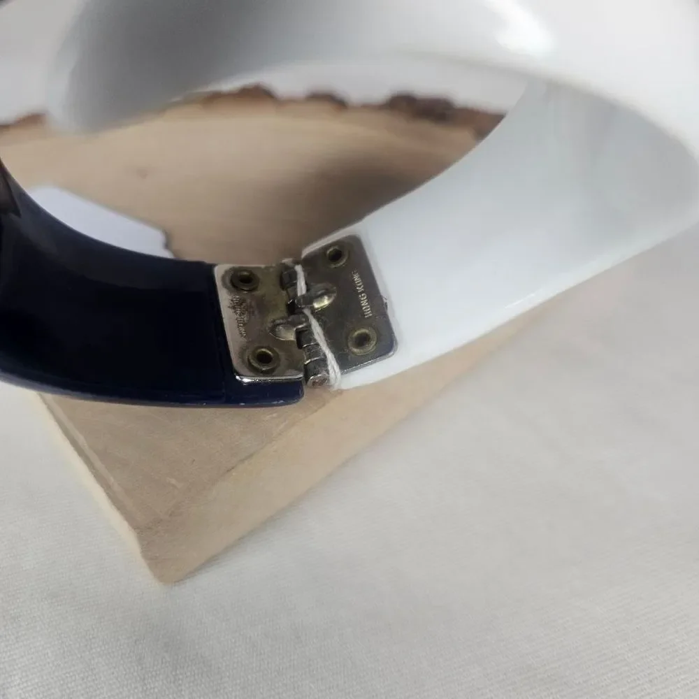 Vintage Blue and White Bypass Clamper Bangle 6.75